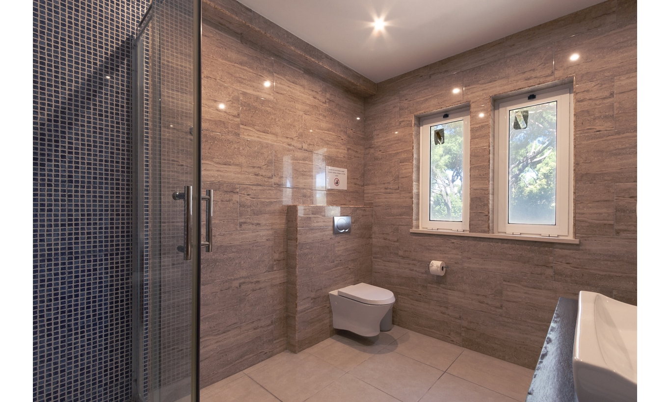 Ground floor: WC1