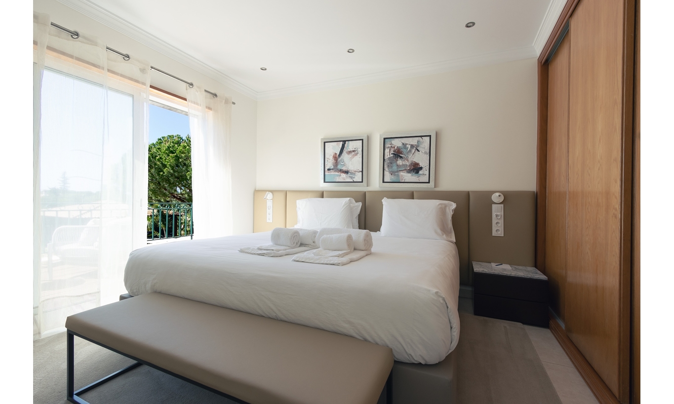 Upper floor: Bedroom 3