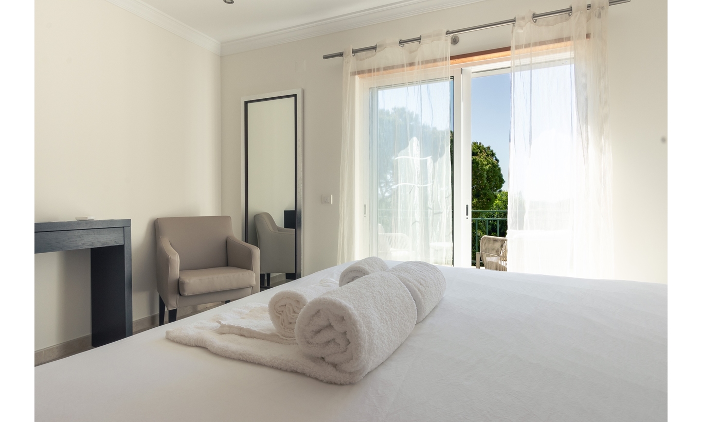 Upper floor: Bedroom 3