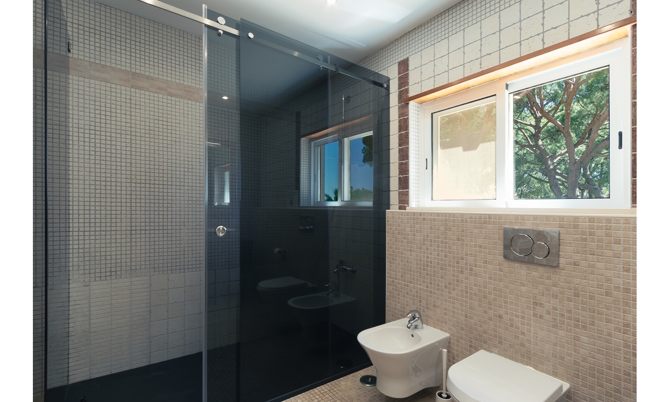 Upper floor: WC3