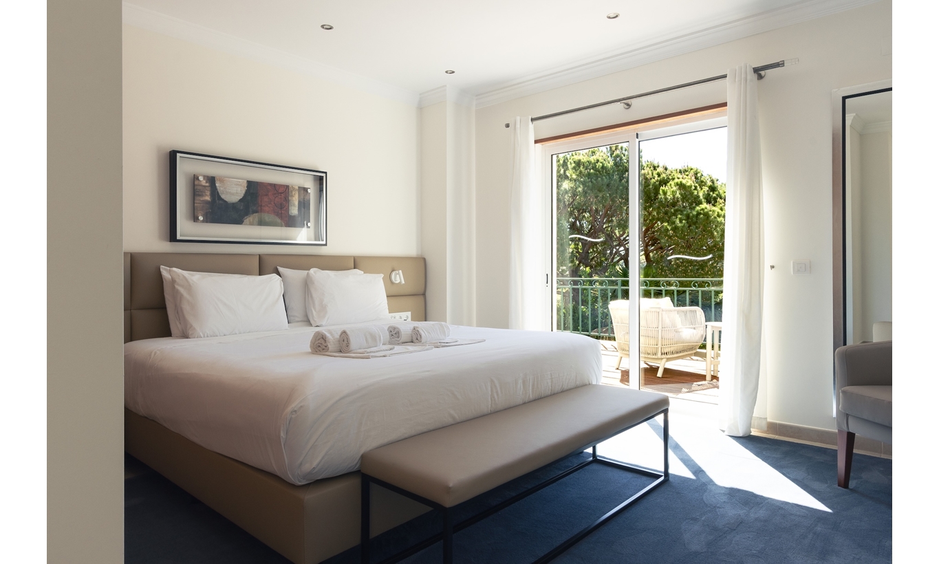 Upper floor: Bedroom 4
