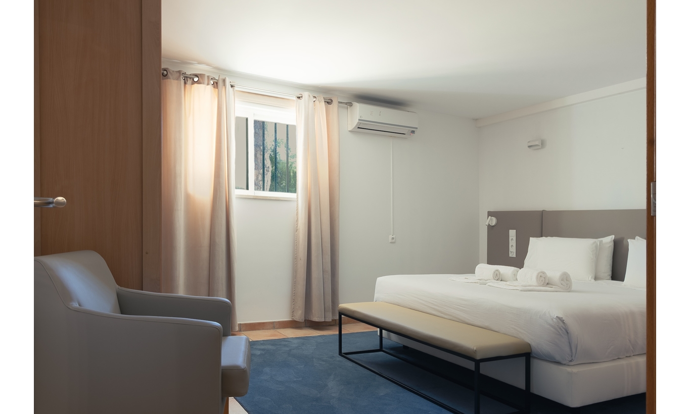 Bottom floor: Bedroom 5